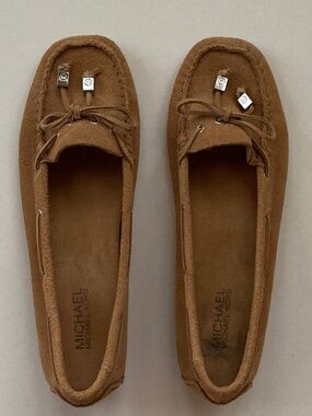 Michael Kors Camel Suede Loafer/Bow Detail/AD12B/Size 8M/EUC/WORN ONCE!